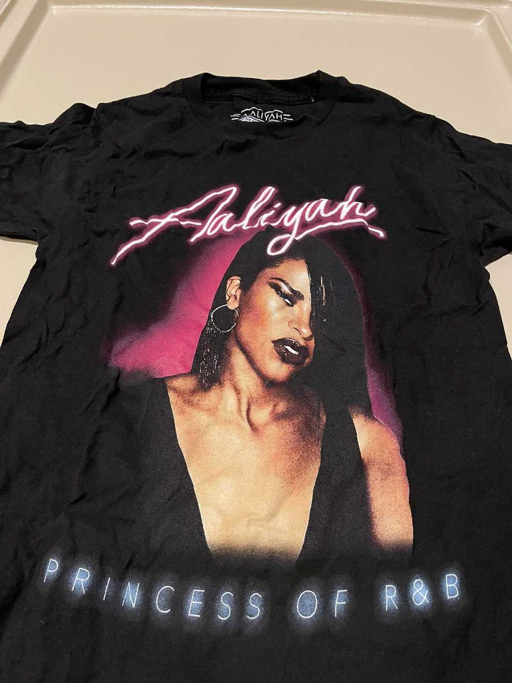 Streetwear Aaliyah Graphic T-Shirt Size XS - image 2