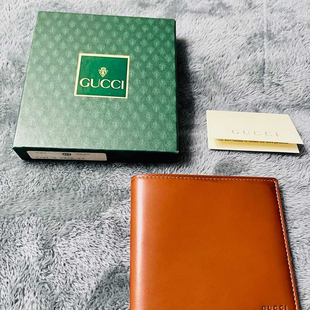 AUTHENTIC Gucci Mens Vintage Leather Wallet Light… - image 1