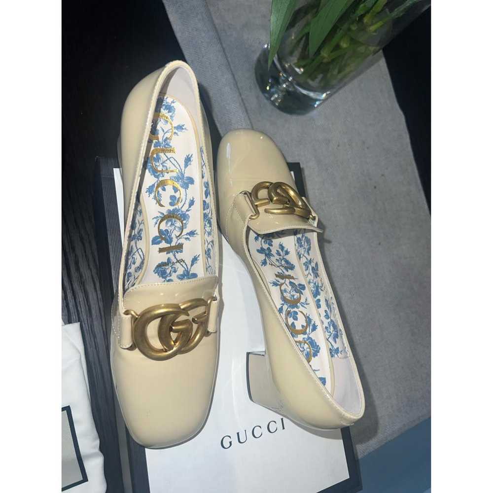 Gucci Malaga patent leather heels - image 10