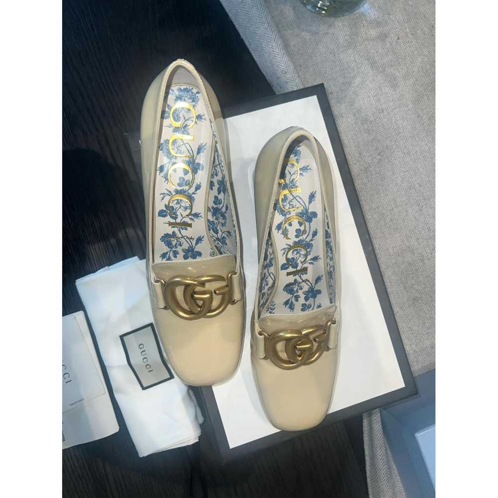 Gucci Malaga patent leather heels - image 2