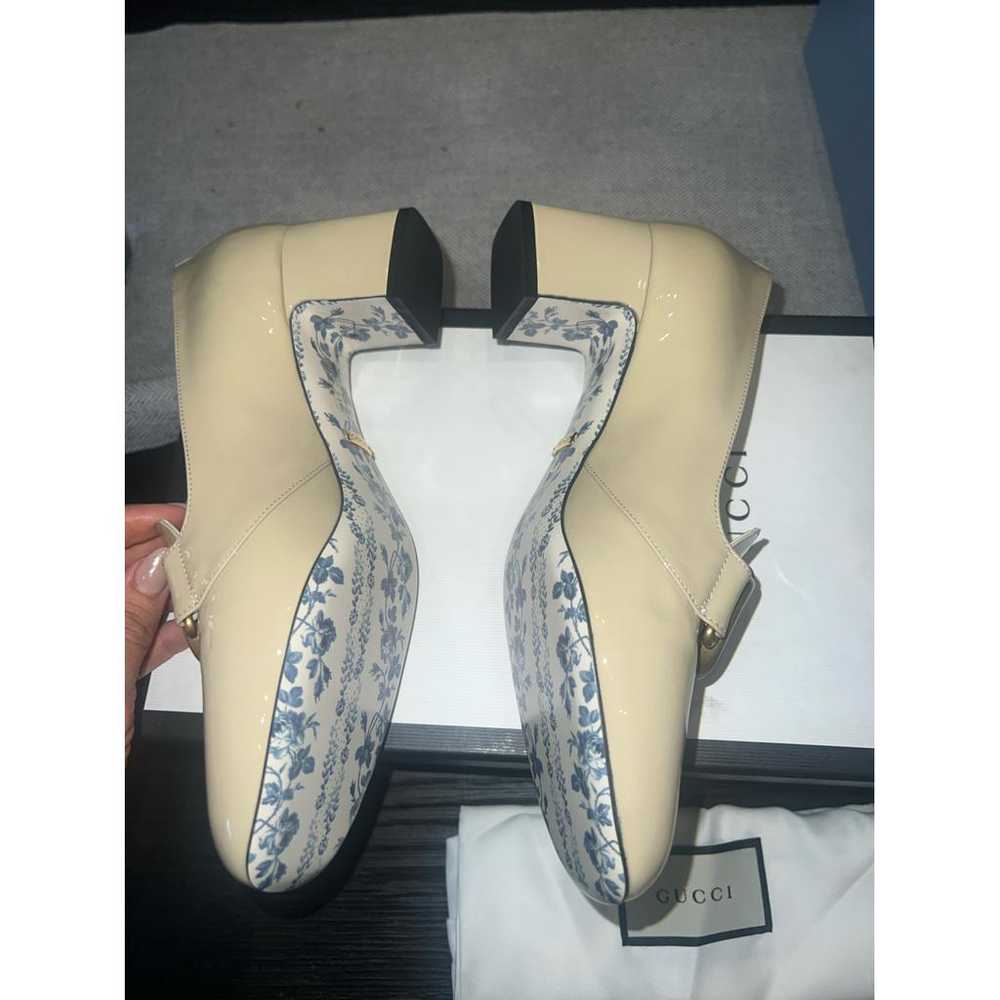Gucci Malaga patent leather heels - image 3