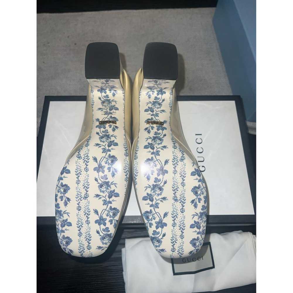 Gucci Malaga patent leather heels - image 4