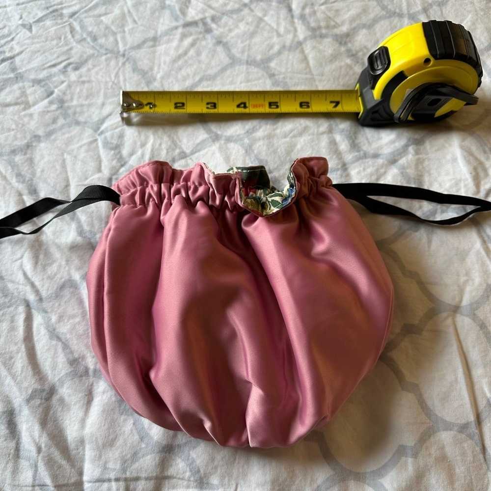 Gucci Pink Satin Makeup Bag - image 3