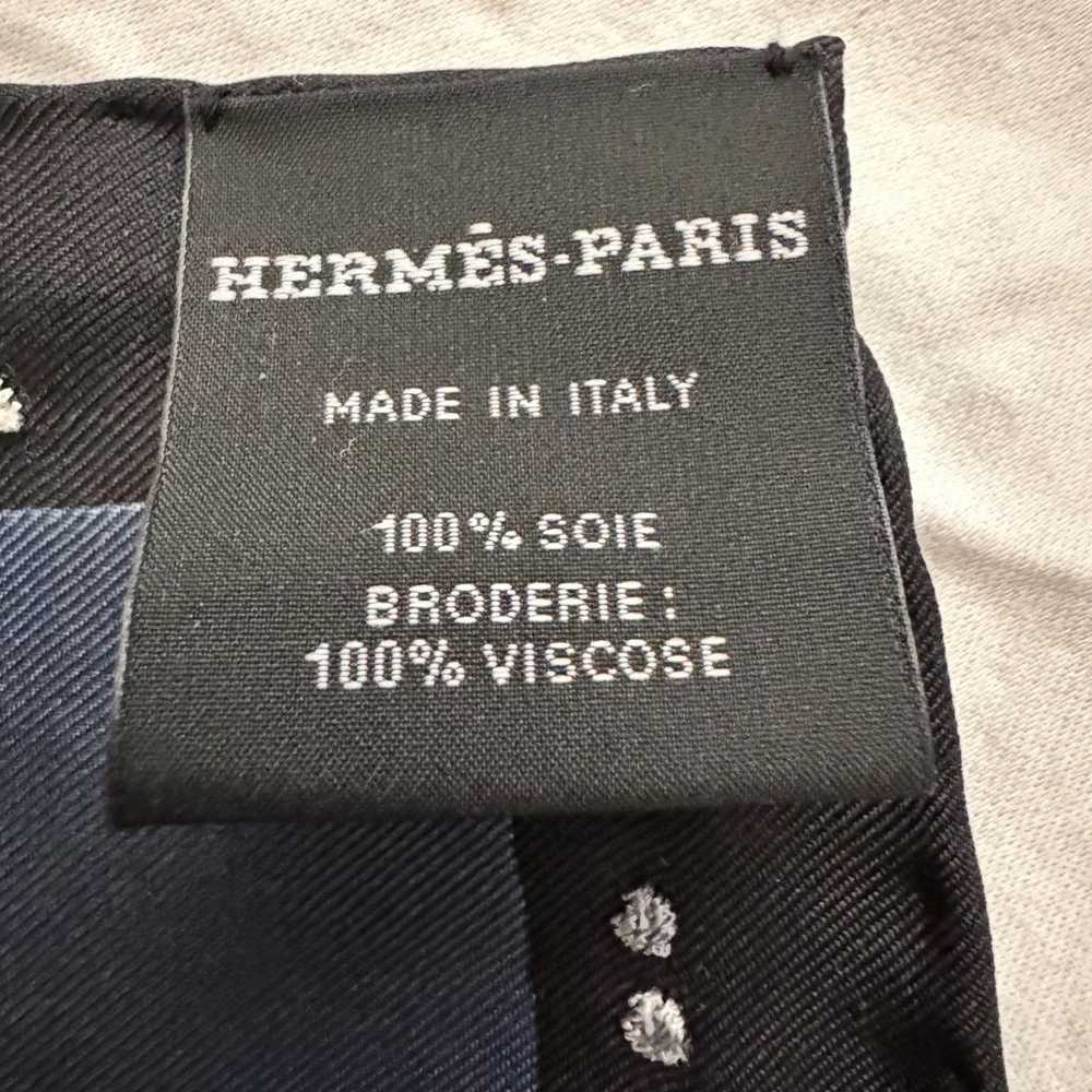 Hermès Gavroche 45 silk scarf - image 3
