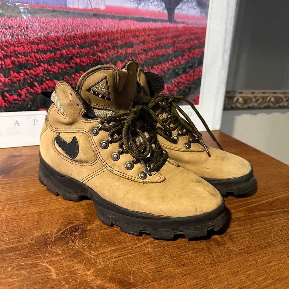 Nike Air ACG Boots Women Size 7 Vintage Hiking Bo… - image 1
