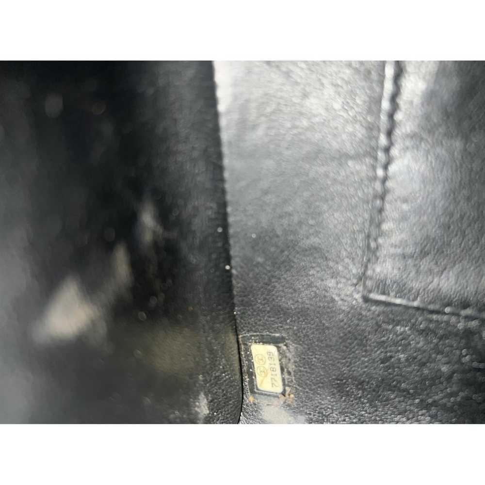 Chanel Médaillon patent leather handbag - image 2