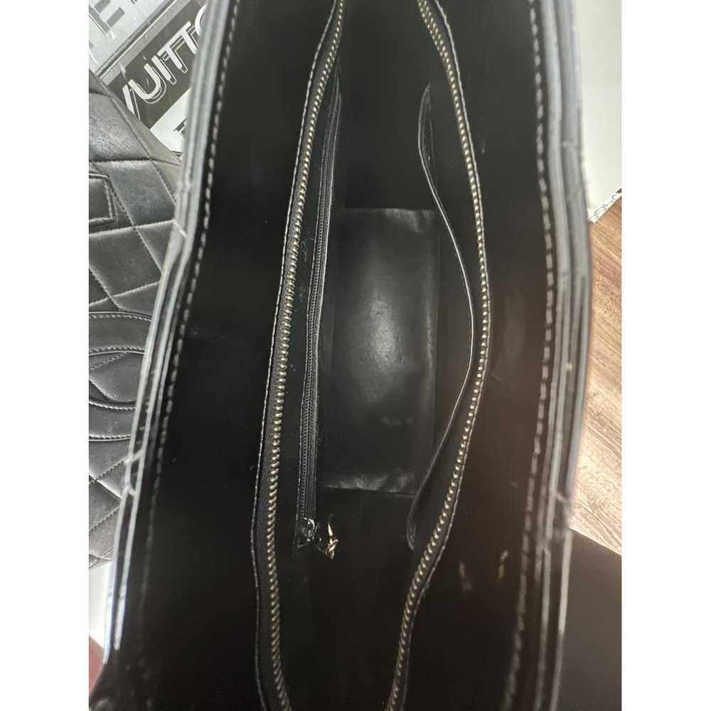 Chanel Médaillon patent leather handbag - image 6