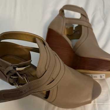 Wedge shoes