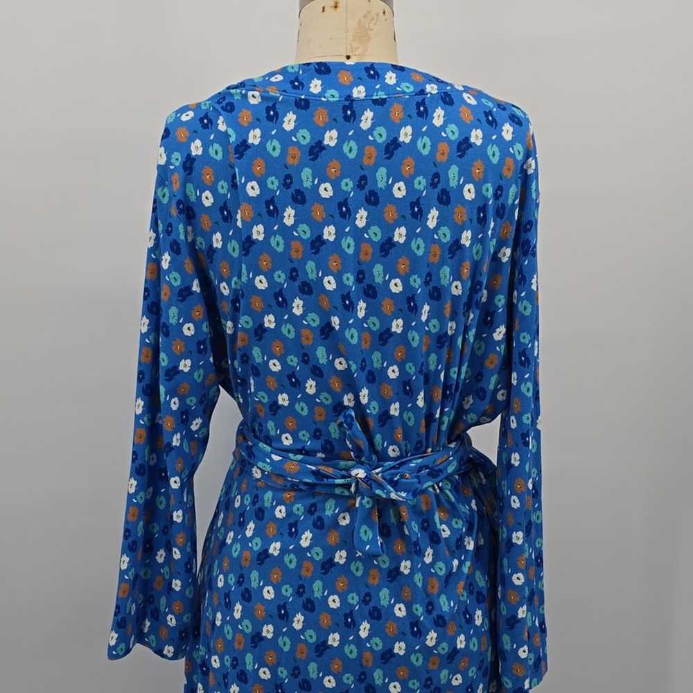 Tucker Blue Floral Jersey Wrap Dress Size L - image 5