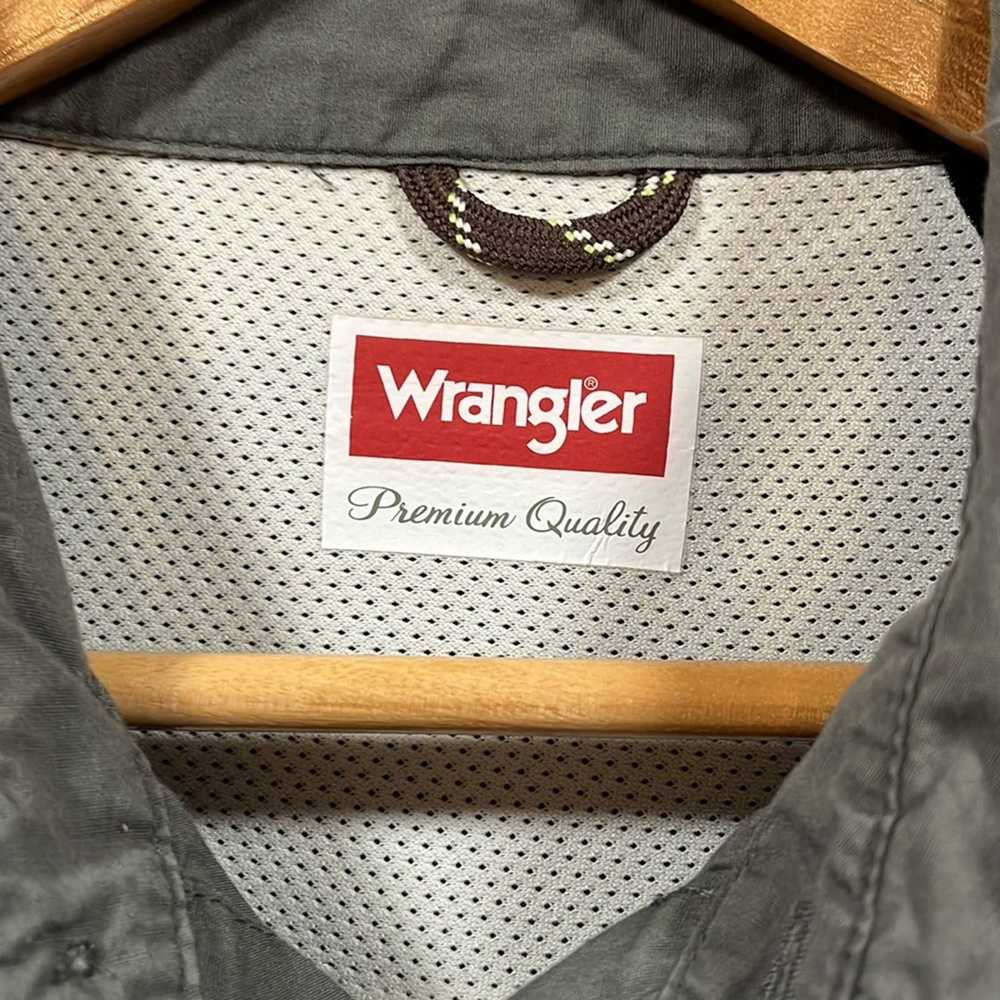 Wrangler Wrangler gray button front short sleeve … - image 2