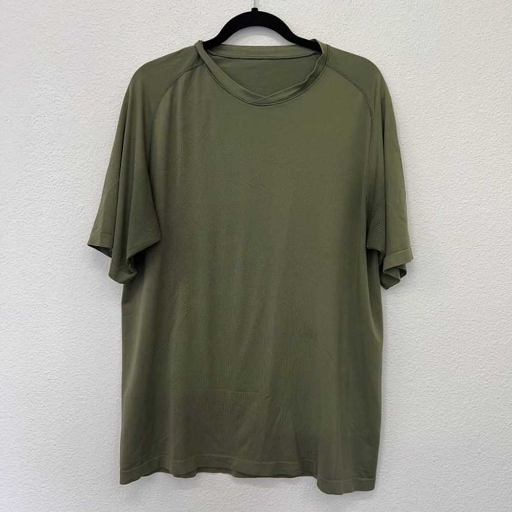 Lululemon green short sleeve mens athletic shirt … - image 2