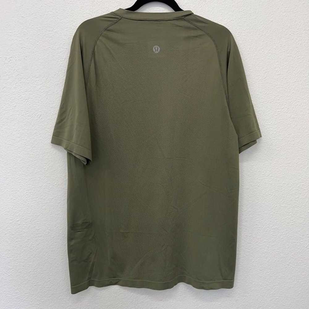 Lululemon green short sleeve mens athletic shirt … - image 6