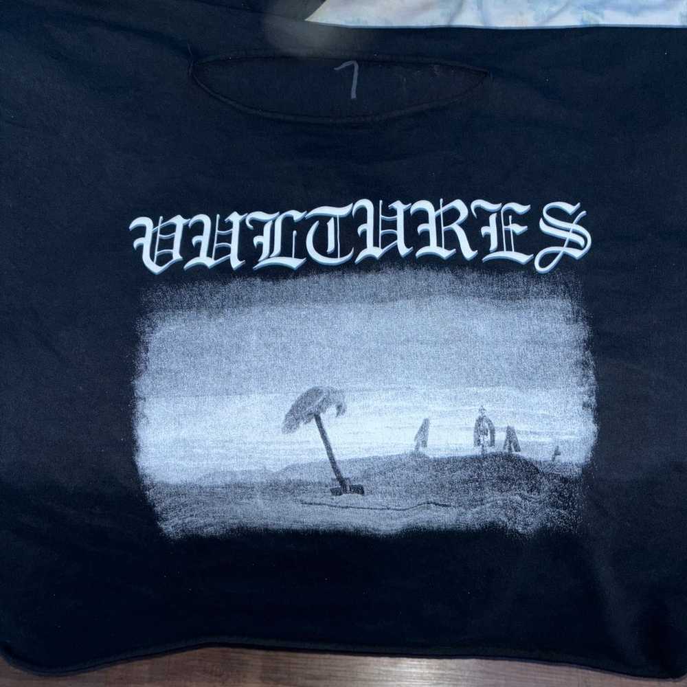 Kanye yzy vultures longsleeve shirt - image 1