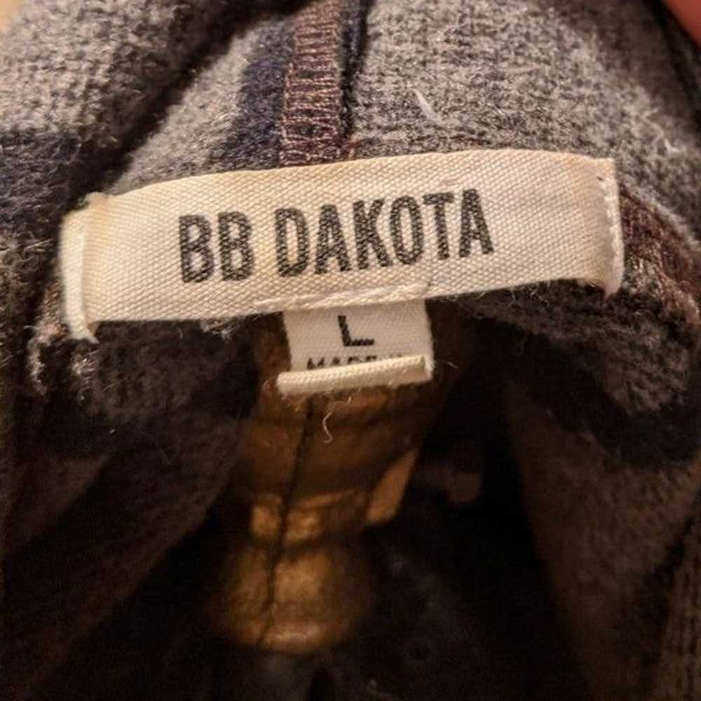 BB Dakota Sleeveless cape - image 6