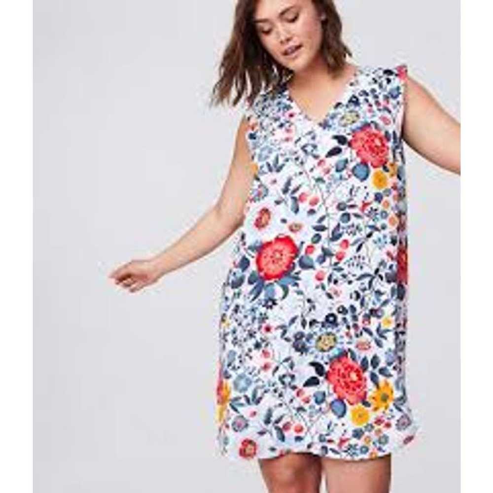 Loft LOFT V neck Flutter Sleeve Floral Shift Dres… - image 1