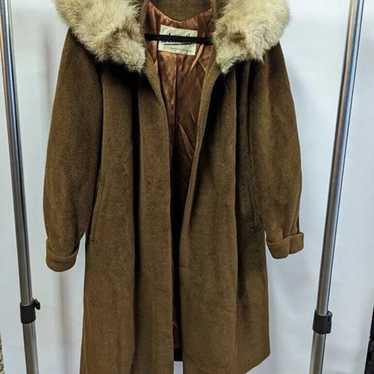 Wellesley Niagra Falls NY Vintage Fur Collar Coat