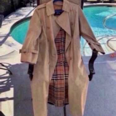 Burberry trench coat L - image 1