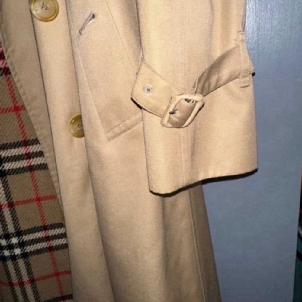 Burberry trench coat L - image 5