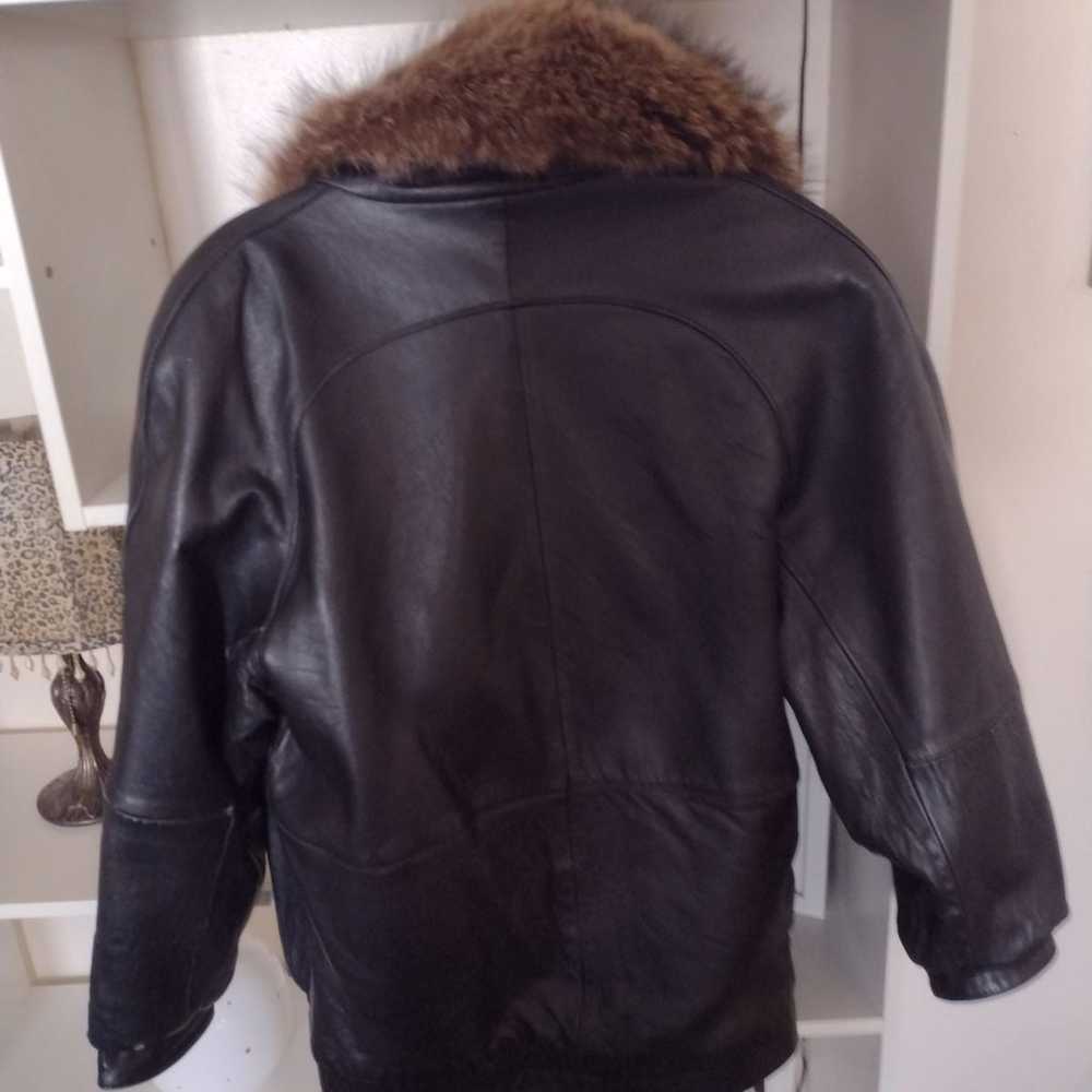 Woman's vintage leather coat fox fur xs / small - image 10