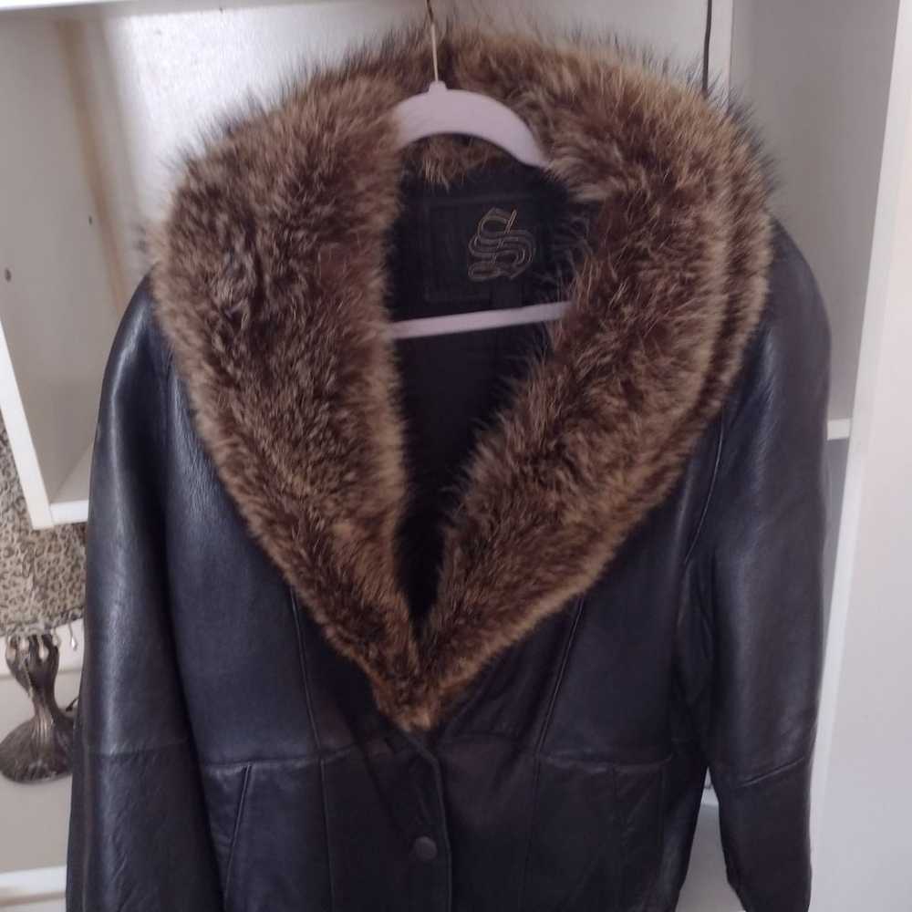 Woman's vintage leather coat fox fur xs / small - image 2
