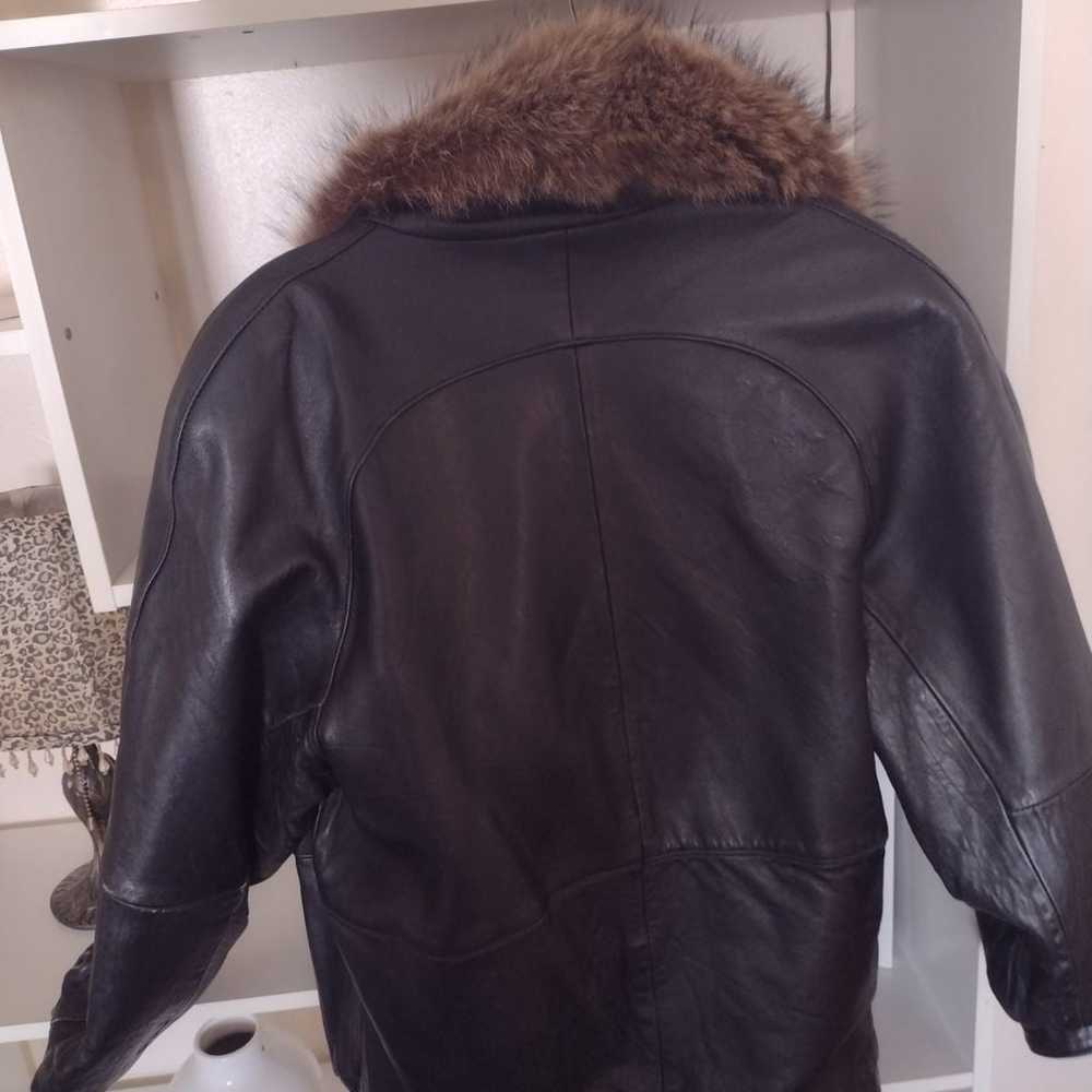 Woman's vintage leather coat fox fur xs / small - image 3