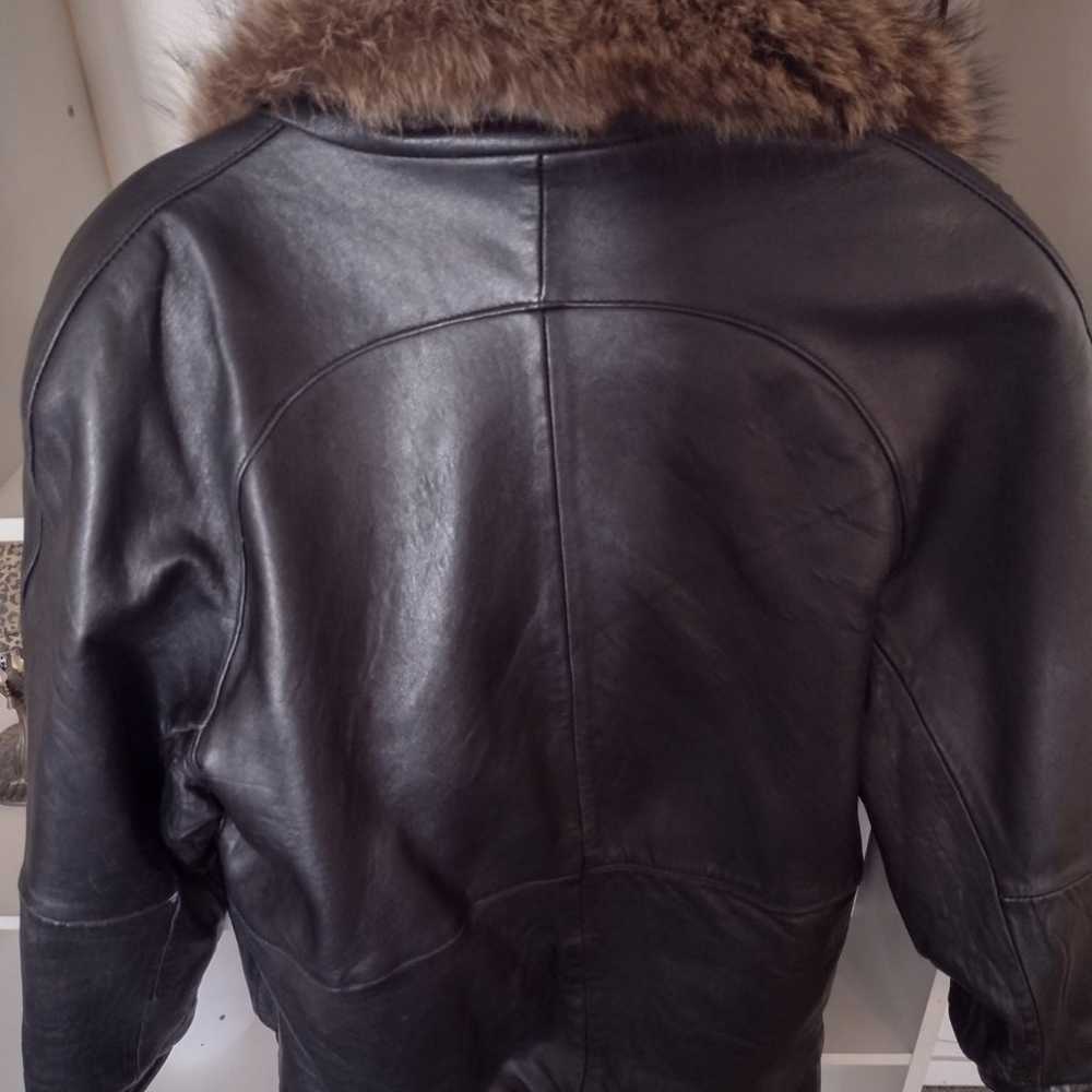 Woman's vintage leather coat fox fur xs / small - image 4