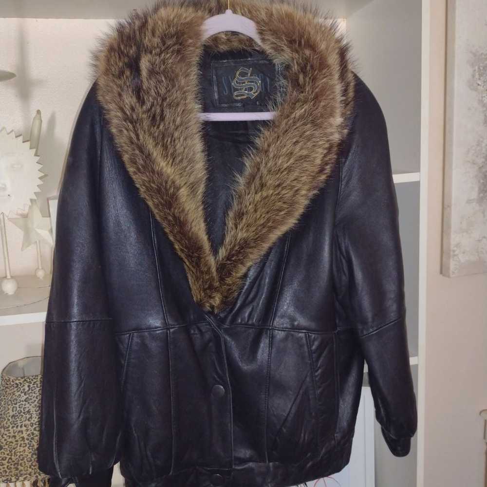 Woman's vintage leather coat fox fur xs / small - image 9