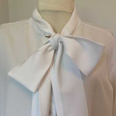 Vintage white blouse with pussycat bow - image 1
