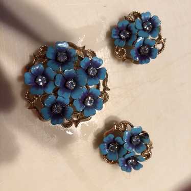 Vintage Avon Forget Me Not Earrings and Broach/Pe… - image 1