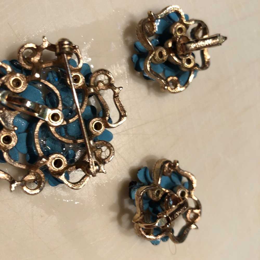 Vintage Avon Forget Me Not Earrings and Broach/Pe… - image 2