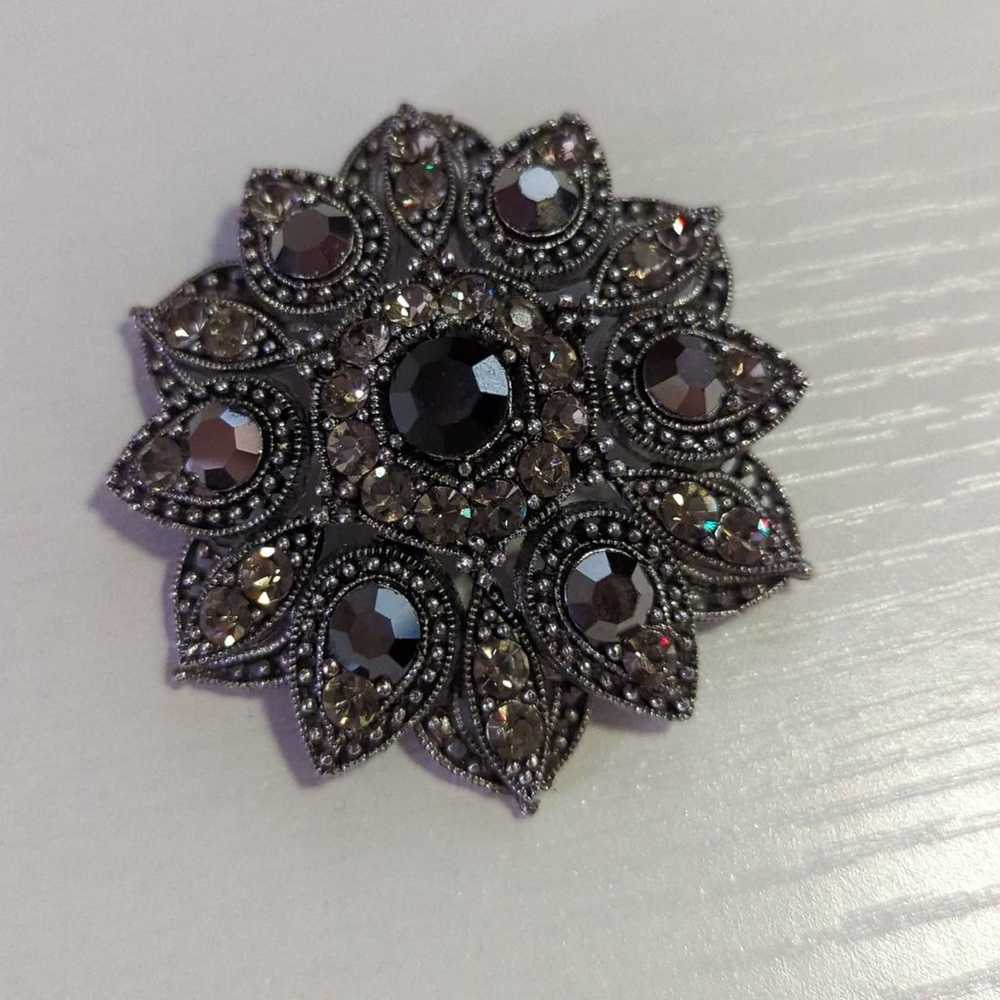 Vintage Starburst Flower Pendant Rhinestones Goth… - image 1