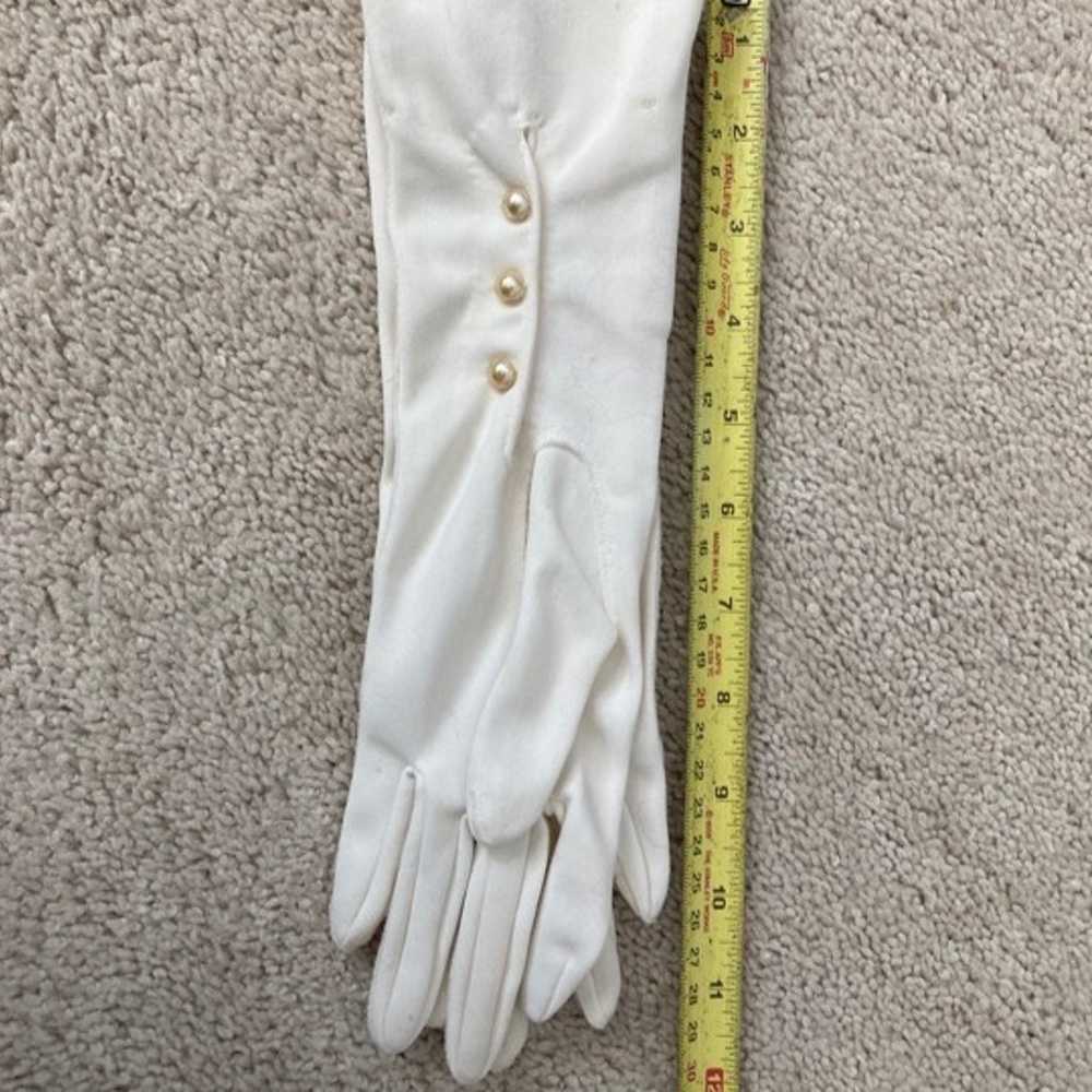 Vintage white pearl button gloves - image 4