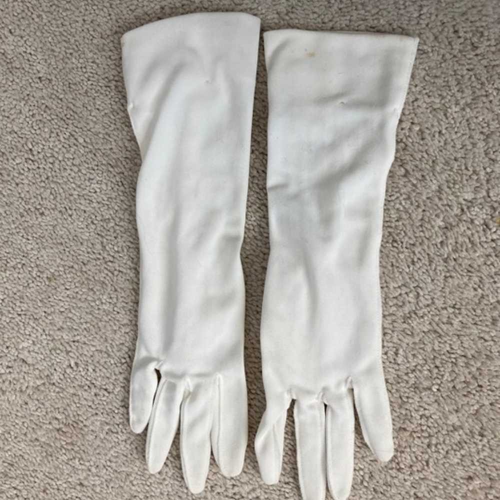 Vintage white pearl button gloves - image 6