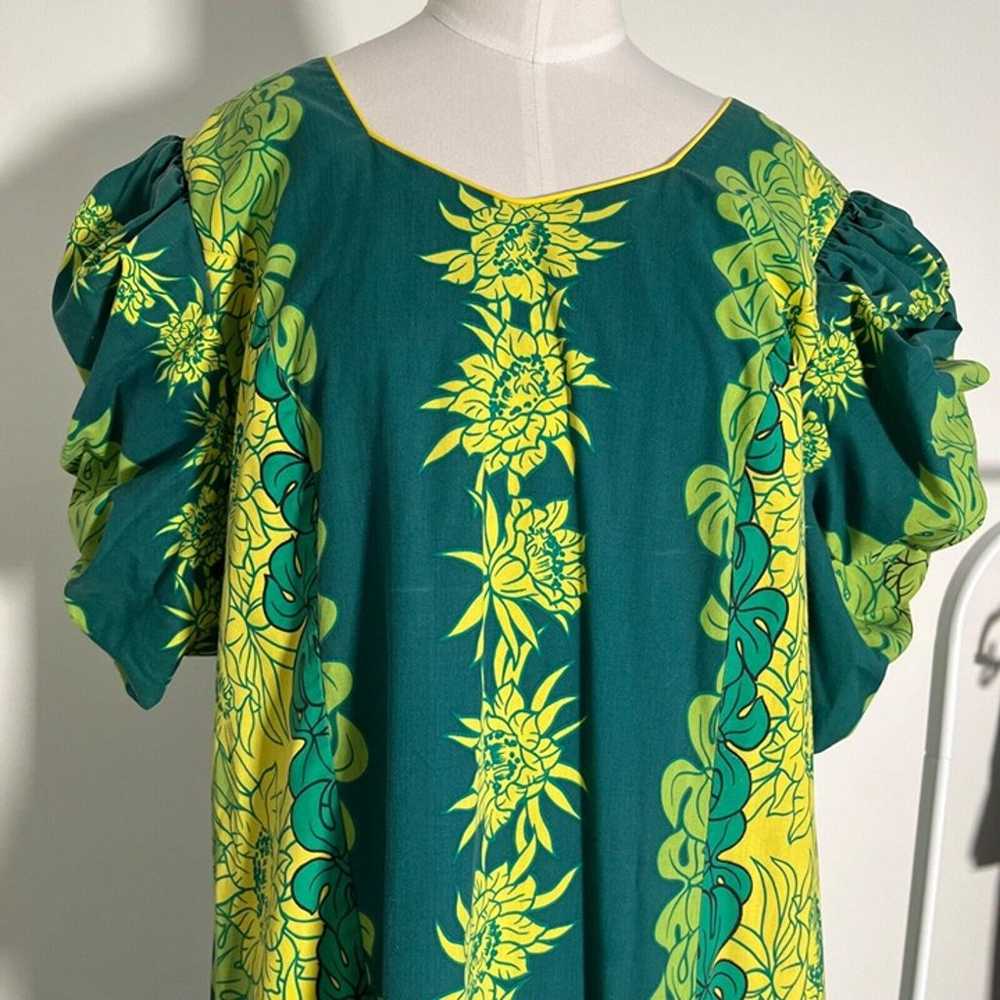 T&L MUUMUU FACTORY Vintage Hawaiian Dress M/L Gre… - image 11