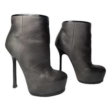 Yves Saint Laurent Leather boots