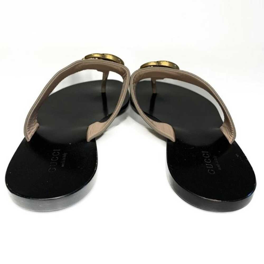 Gucci Double G leather flip flops - image 5