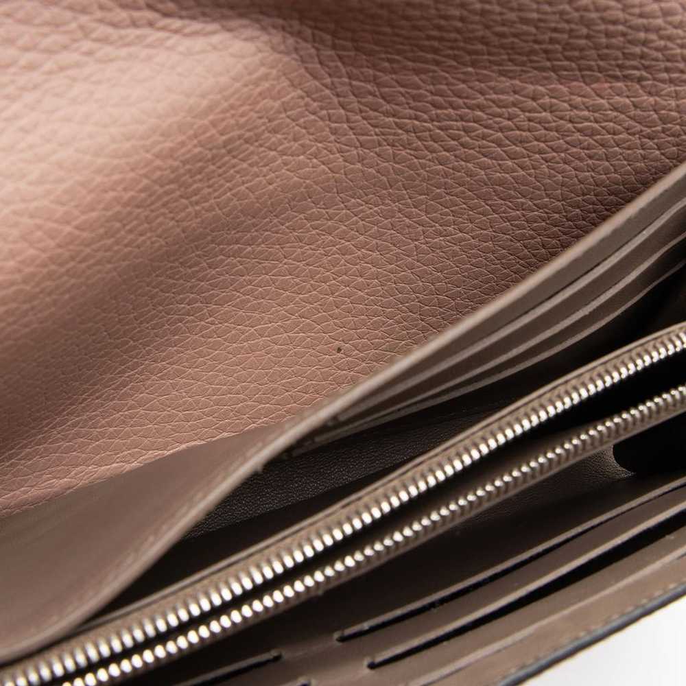 Louis Vuitton Capucines leather wallet - image 12