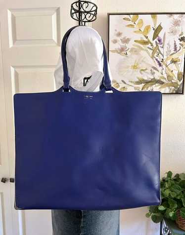 ハンドバッグ GIORGIO ARMANI CALF LEATHER HANDBAG Giorgio Armani Calf leather shoulder bag with golden-toned
