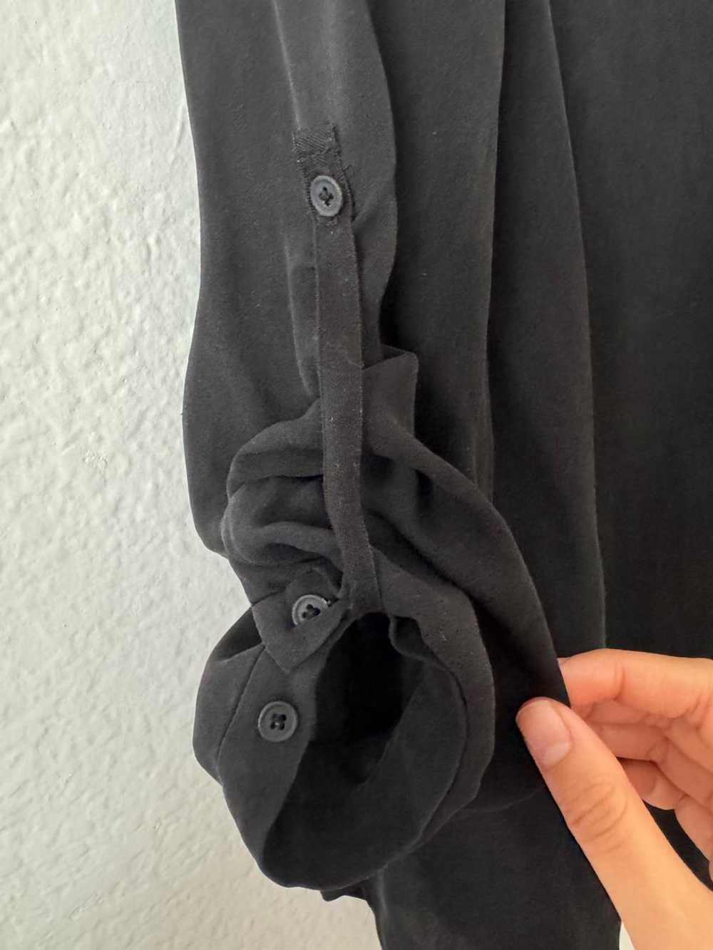 Elie Tahari long sleeve black silk v neck top (S)… - image 5