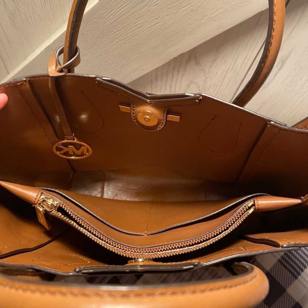 Michael Kors purse medium messanger leather - image 4