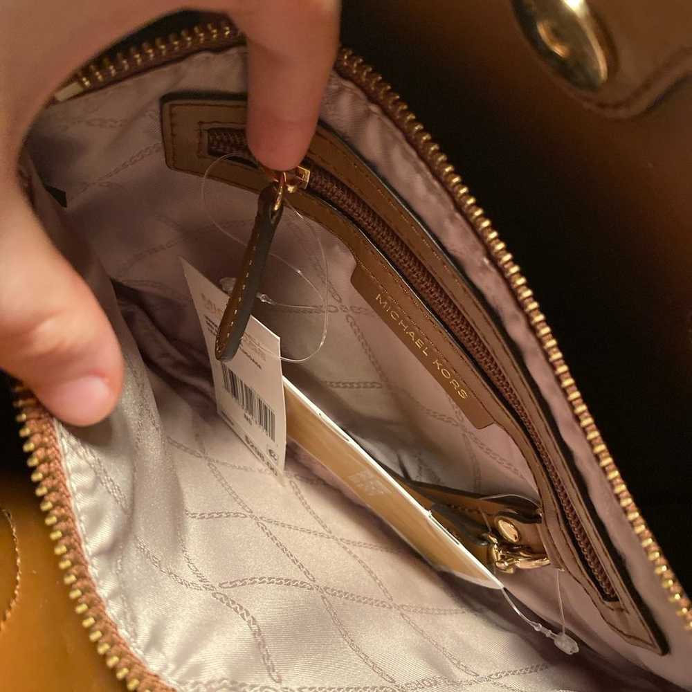 Michael Kors purse medium messanger leather - image 6