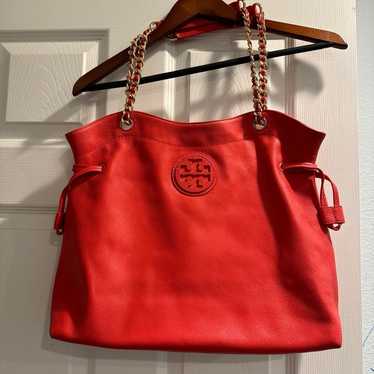 Tory Burch Thea Slouchy Chain Tote in Brilliant R… - image 1