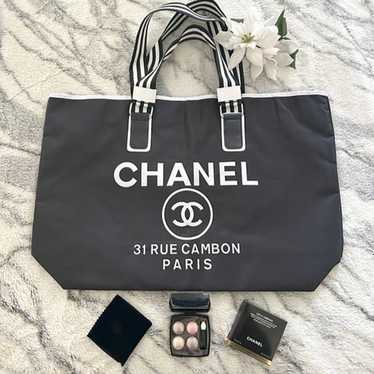 XL CHANEL COSMETIC TOTE+! - image 1