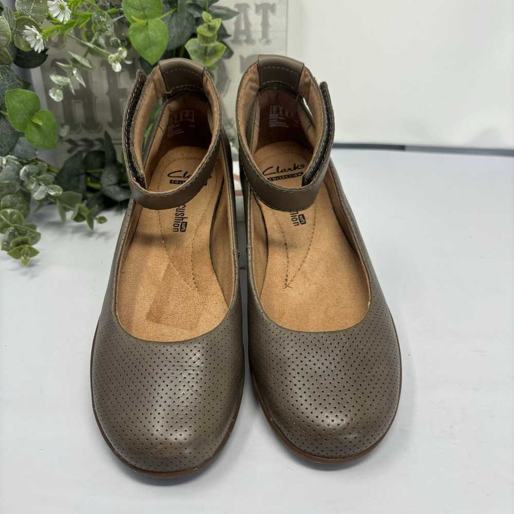 Clarks Women’s Size 6 Leather Ankle Strap Shoes S… - image 3