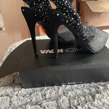 FASHION NOVA heels