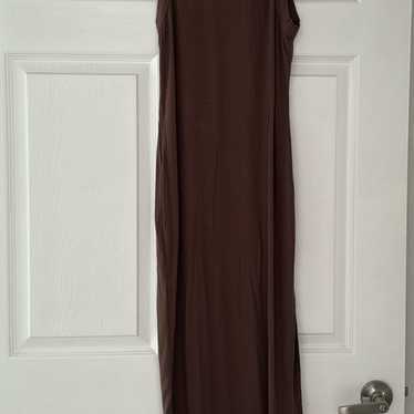 CLYQUE THE LABEL BROWN MIDI DRESS SIDE SLIT - image 1