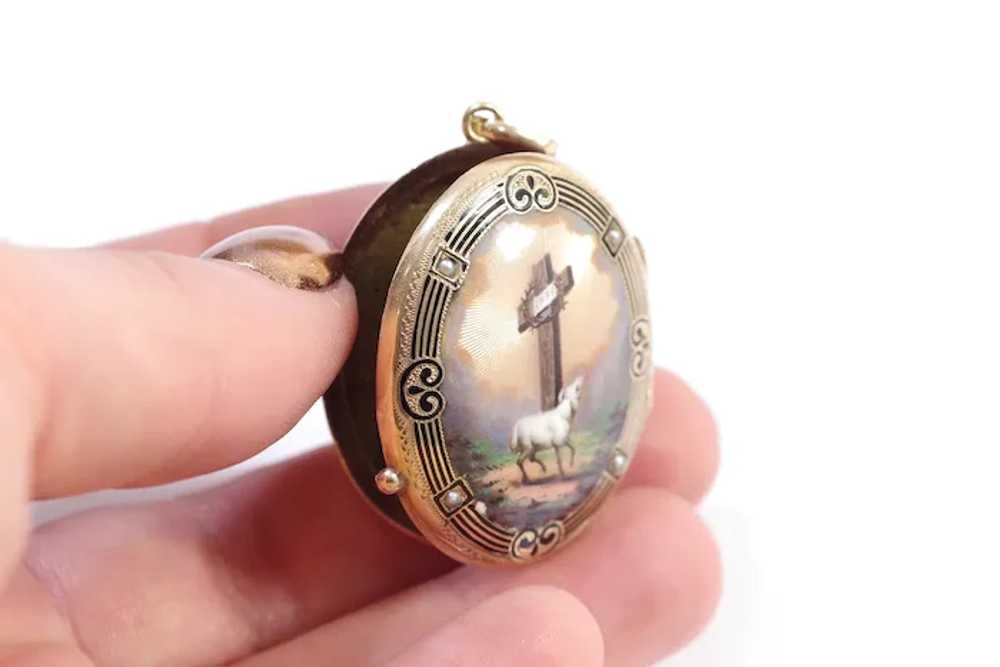 Enameled Swiss antique locket in 18k gold, victor… - image 8
