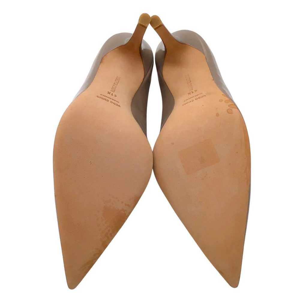Manolo Blahnik Patent leather heels - image 7