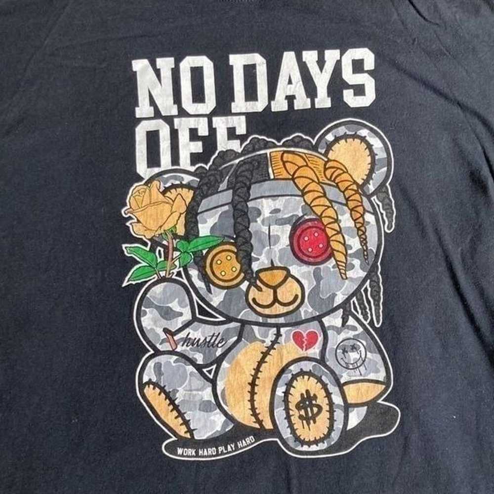 Mens  No Day’s Off” Graphic Tee Size Large - image 2