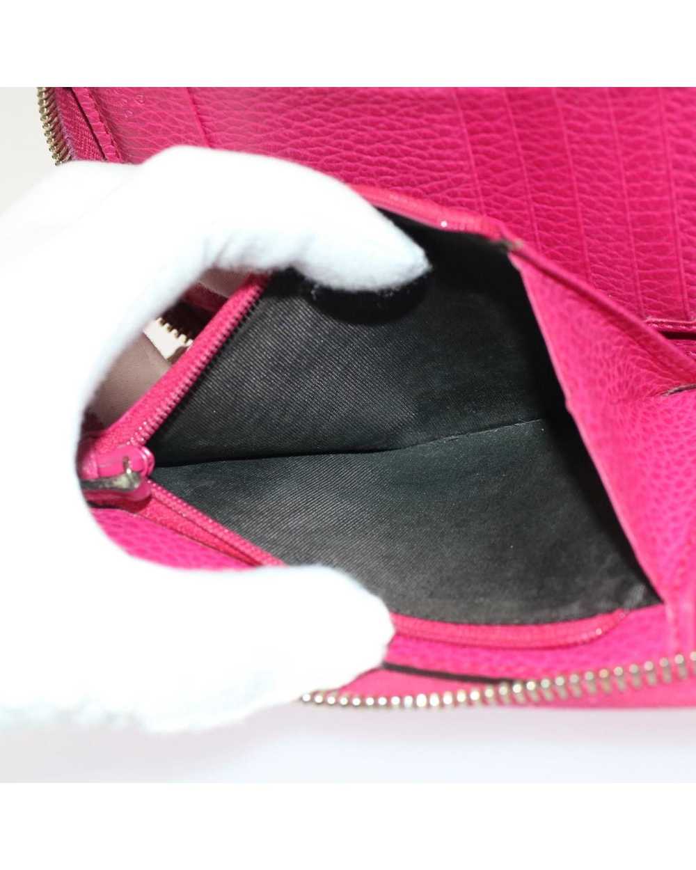 Gucci Leather Swing Wallet in Pink - image 10